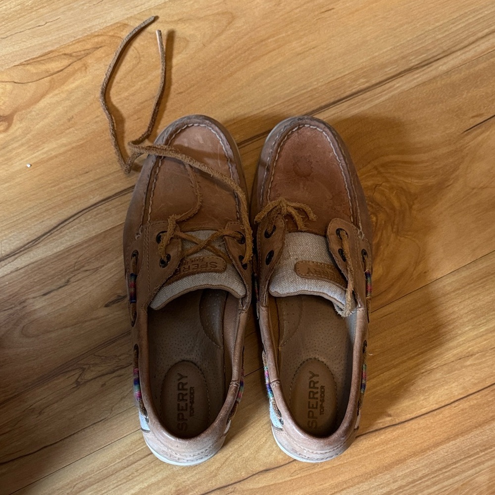 Sperry Tan and Cream Boat Shoes